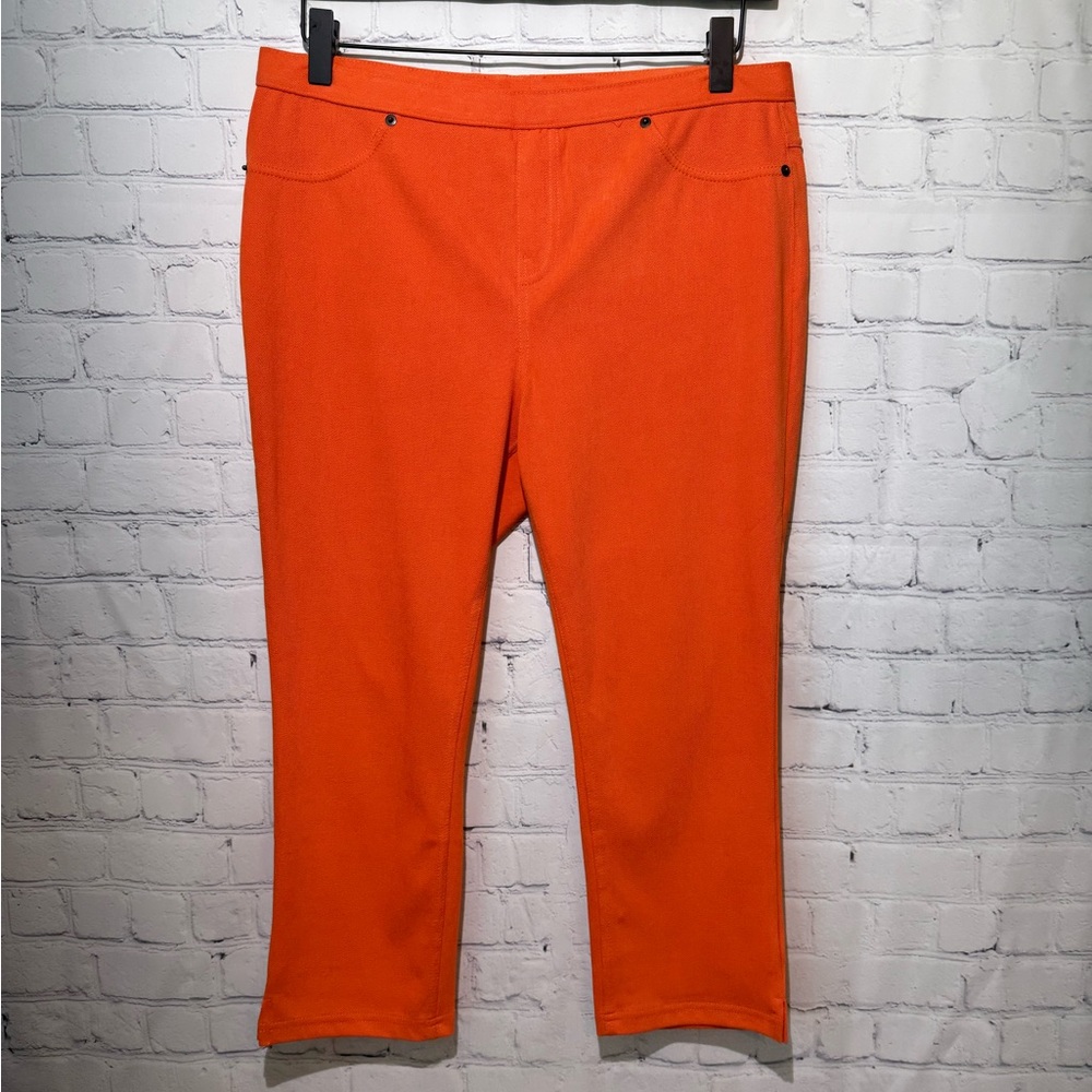 Simply Vera Vera Wang size medium orange capris